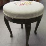 687 8689 STOOL